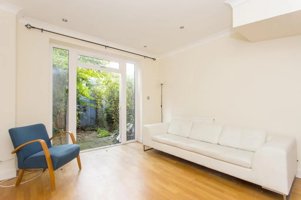 3 bedroom town house for rent