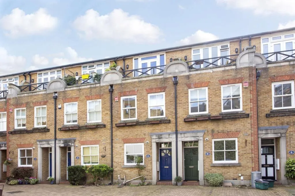 3 bedroom town house for rent