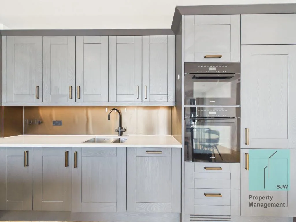 3 bedroom flat for rent
