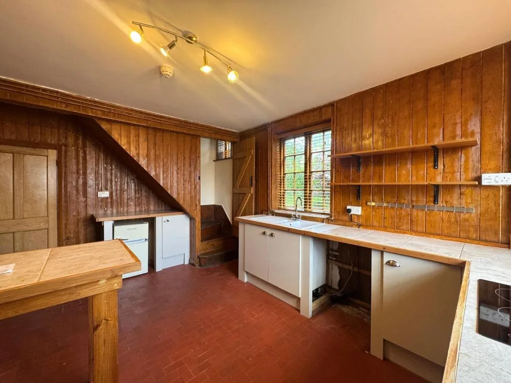 2 bedroom house for rent