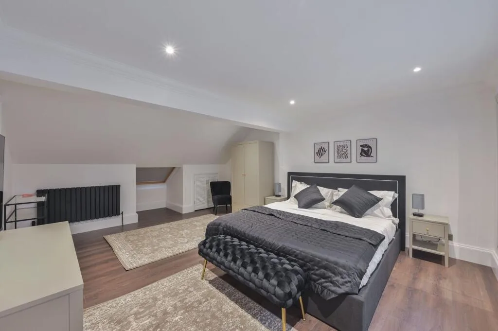 3 bedroom mews property for rent