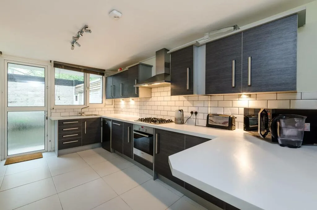 3 bedroom flat for rent