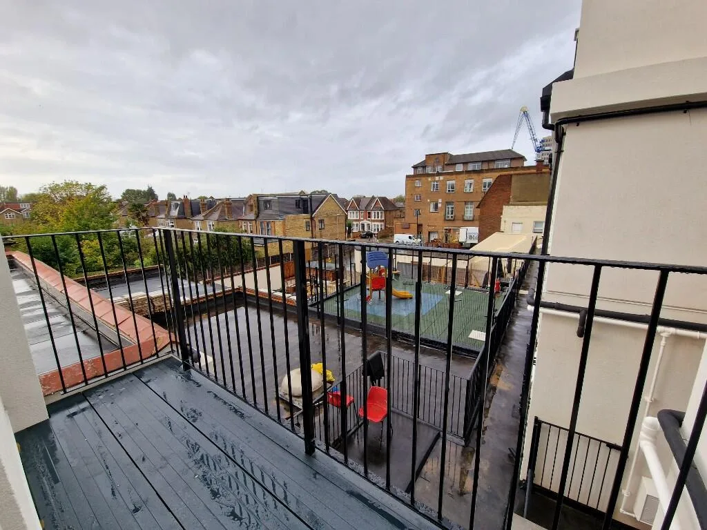 3 bedroom maisonette for rent