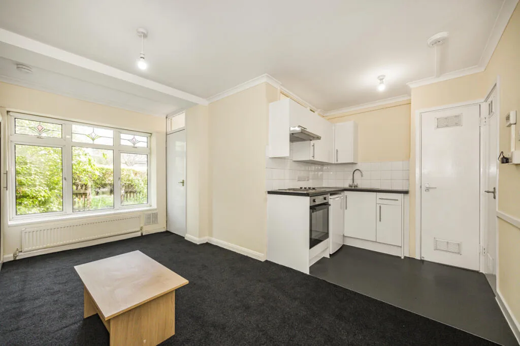 1 bedroom ground floor flat for rent
