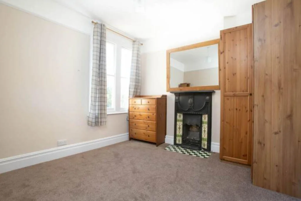 3 bedroom maisonette for rent