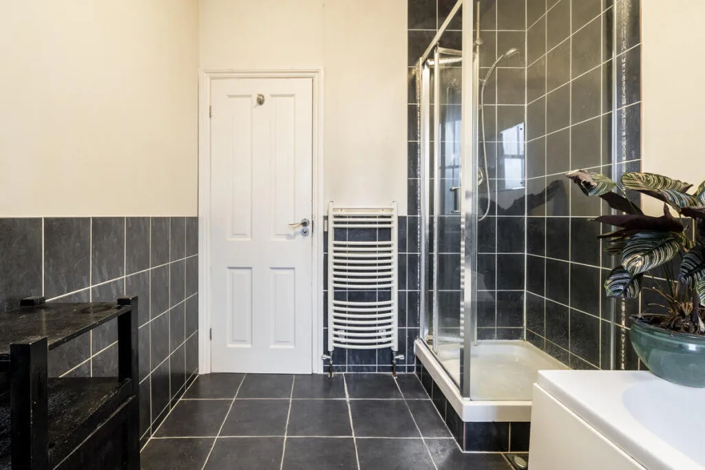 3 bedroom maisonette for rent