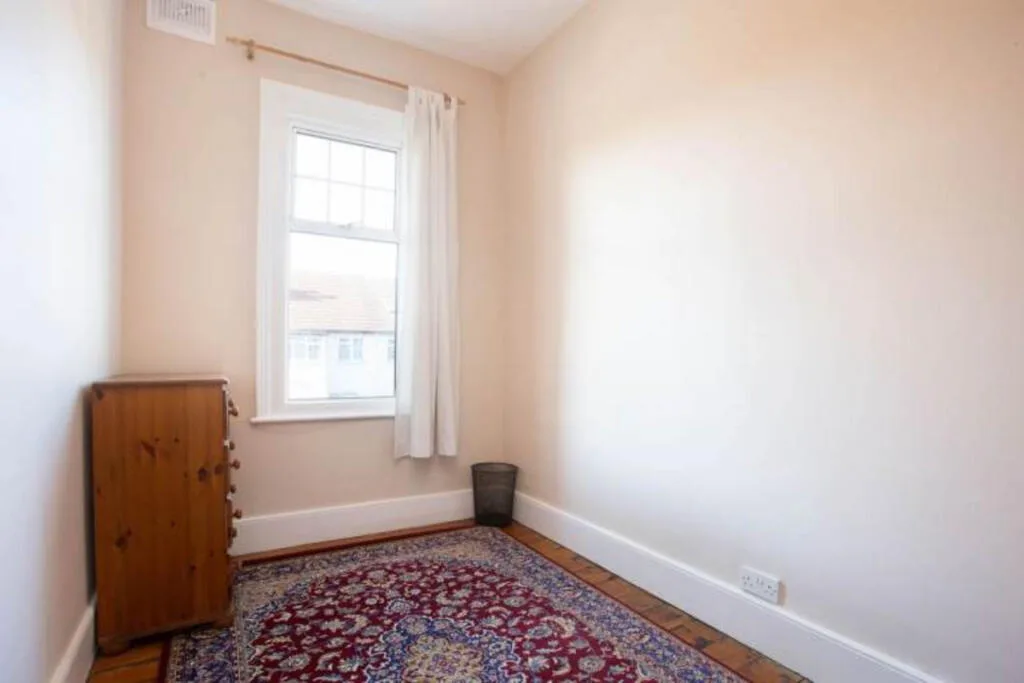 3 bedroom maisonette for rent