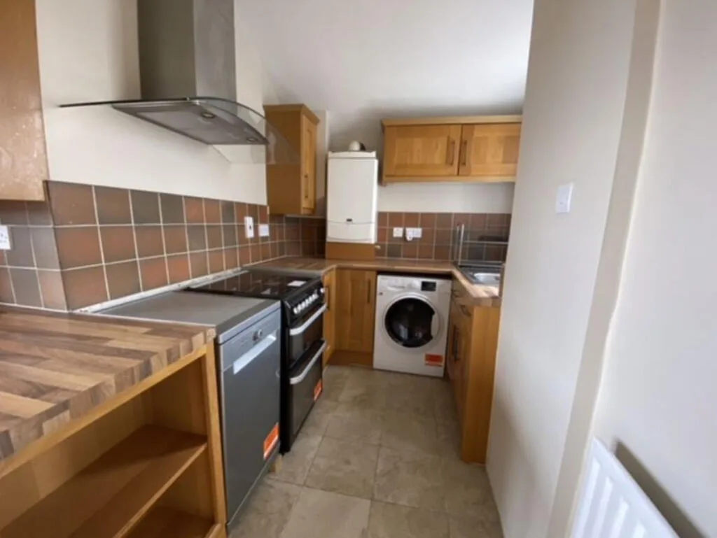 3 bedroom maisonette for rent