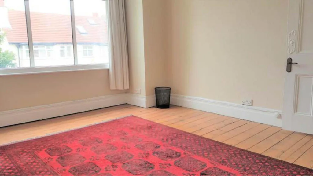 3 bedroom maisonette for rent