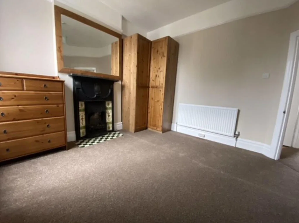 3 bedroom maisonette for rent