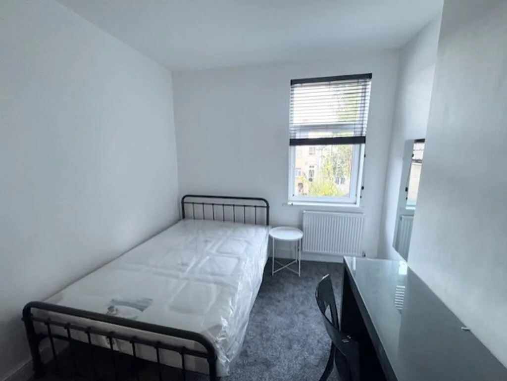 5 bedroom terraced house for rent