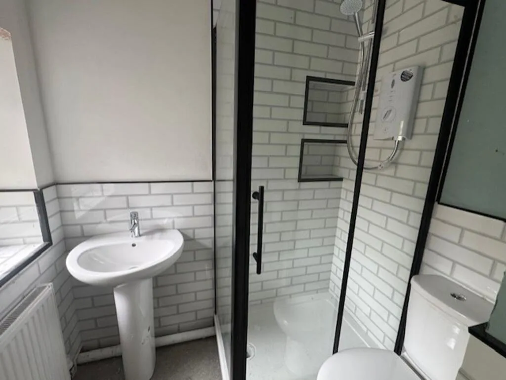 5 bedroom terraced house for rent