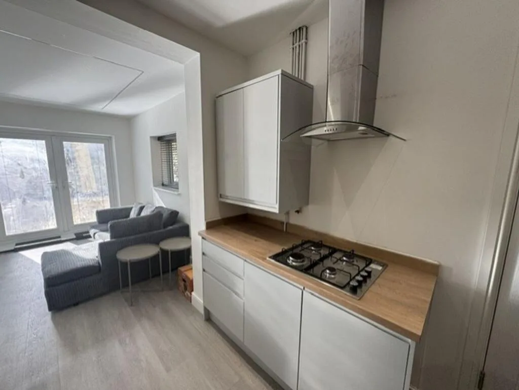 5 bedroom terraced house for rent