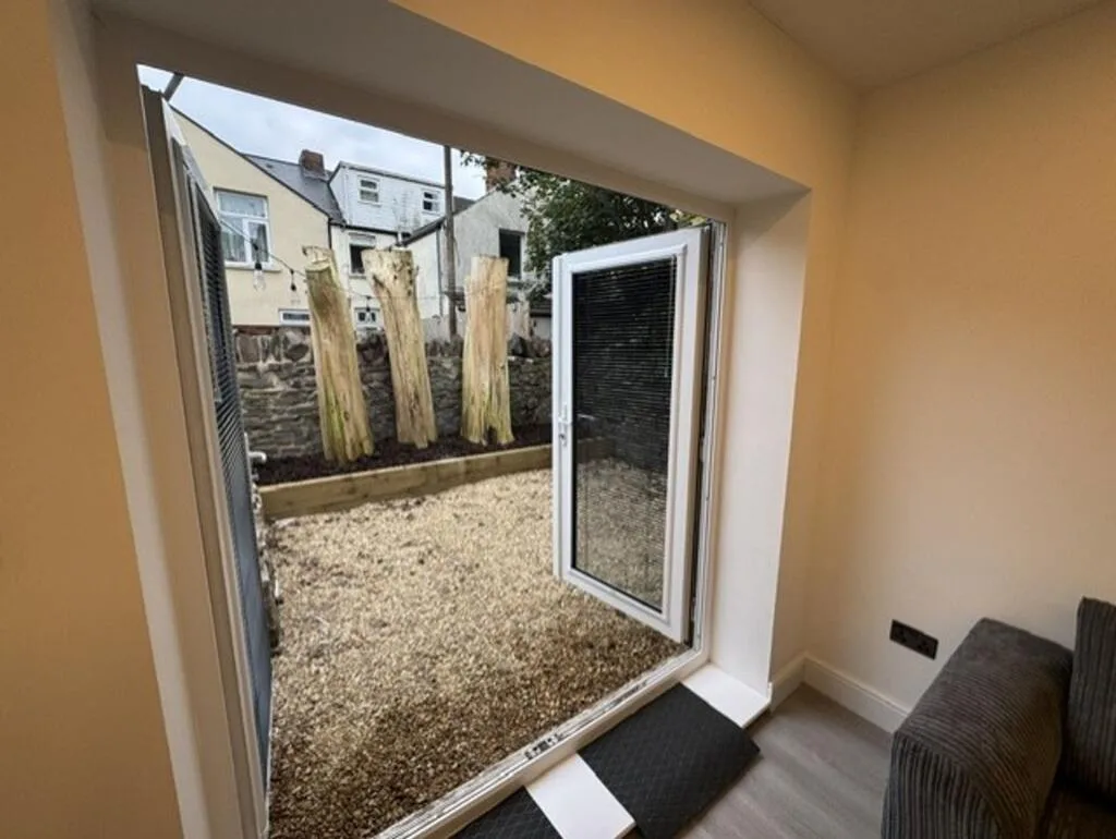 5 bedroom terraced house for rent