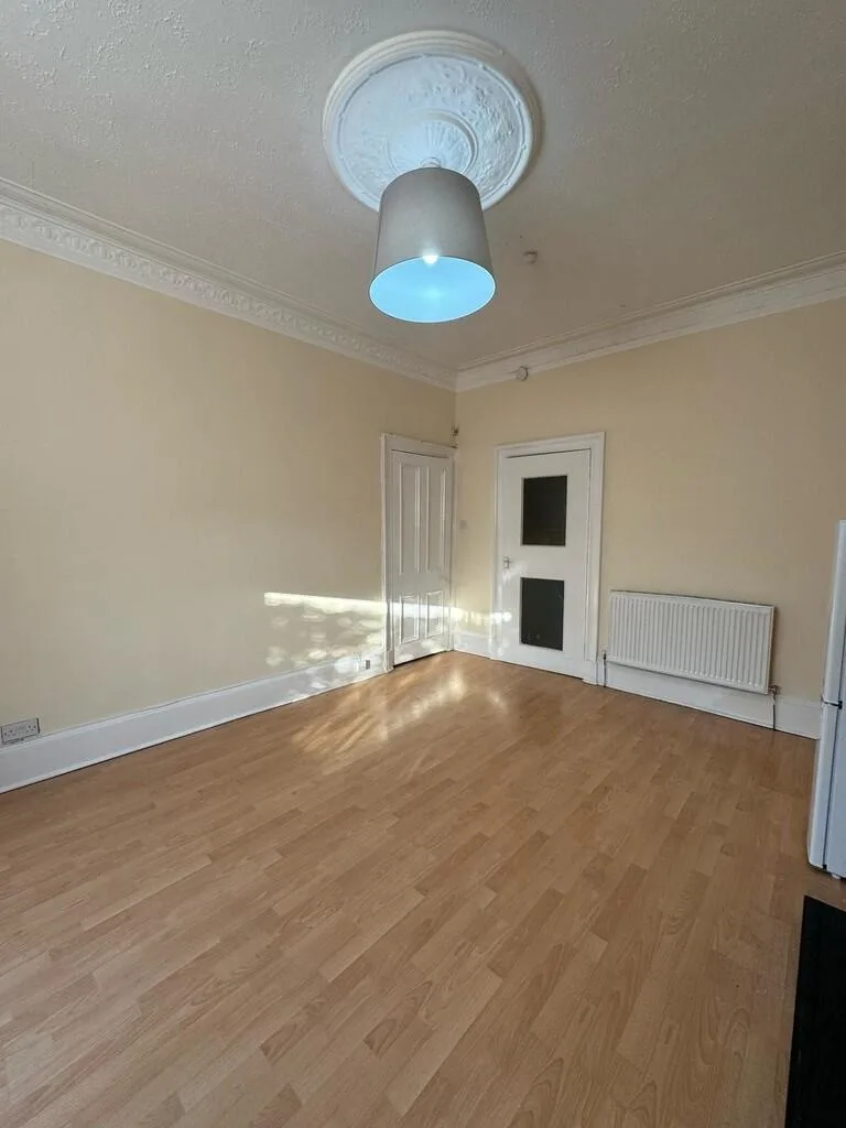 2 bedroom ground floor flat for rent