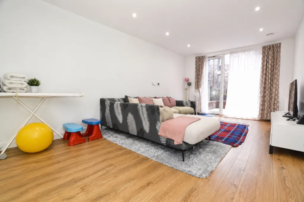 3 bedroom maisonette for rent