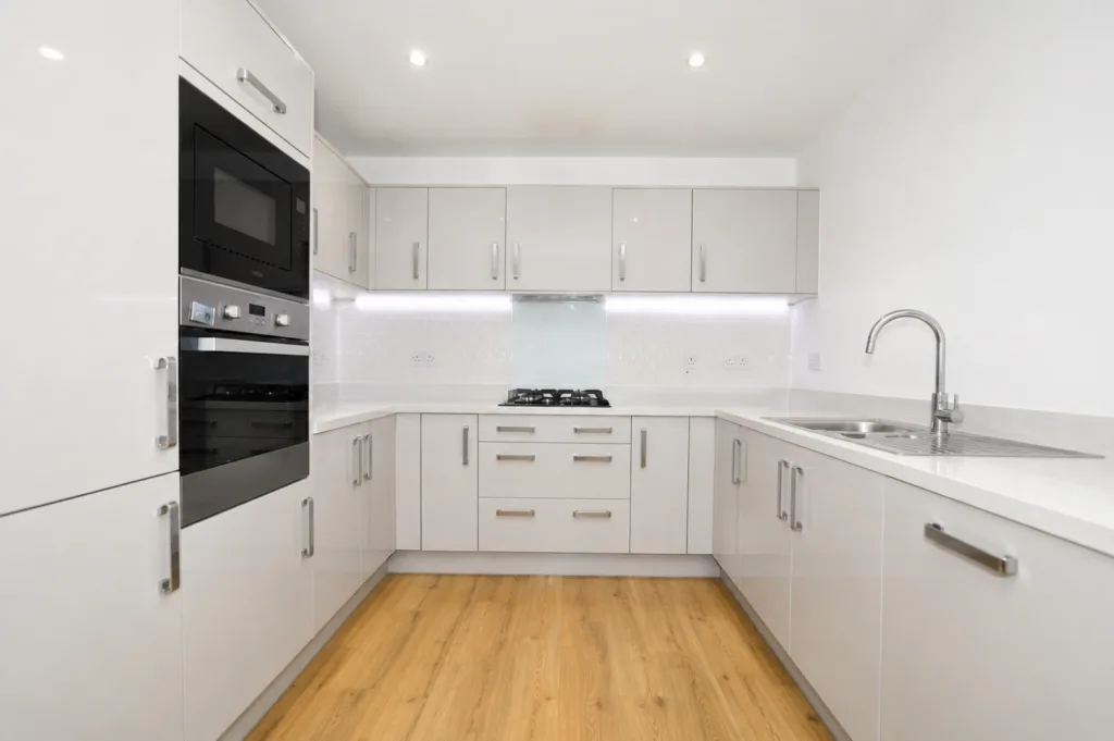 3 bedroom maisonette for rent