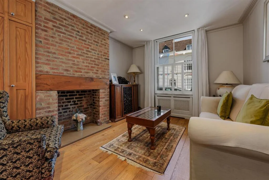 5 bedroom town house for rent