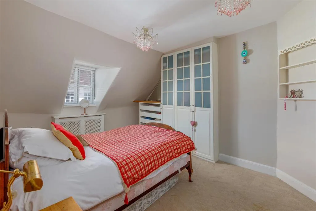 5 bedroom town house for rent