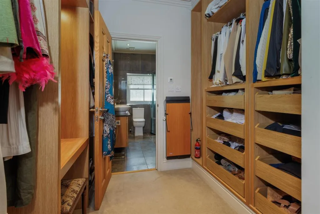5 bedroom town house for rent