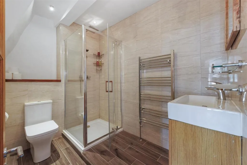 5 bedroom town house for rent