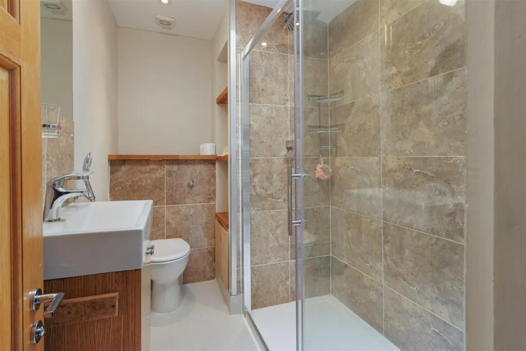 5 bedroom town house for rent