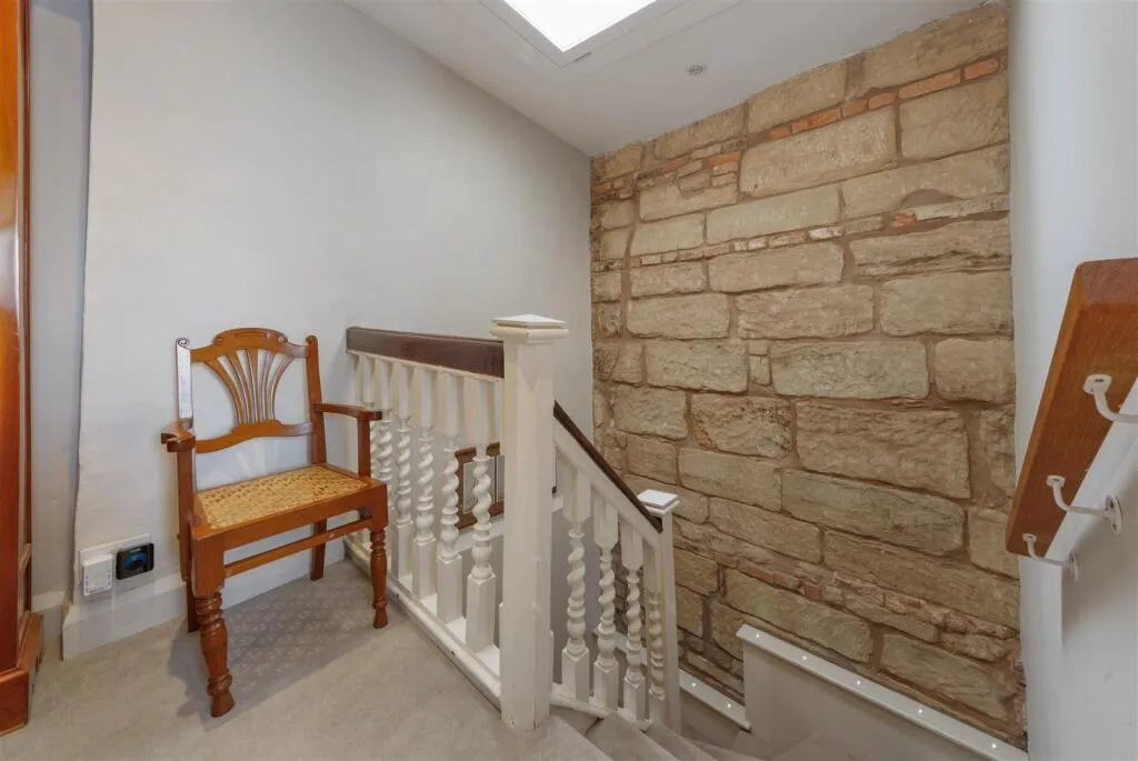 5 bedroom town house for rent