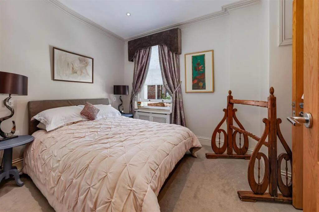 5 bedroom town house for rent