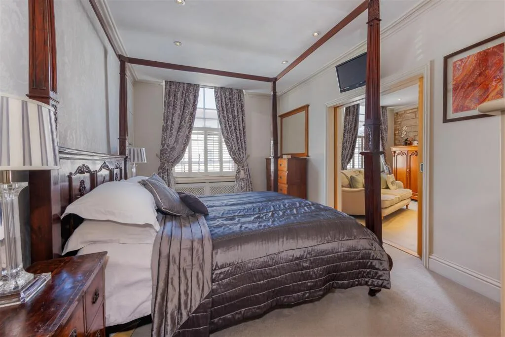 5 bedroom town house for rent
