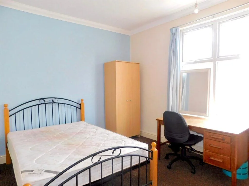 4 bedroom terraced house for rent