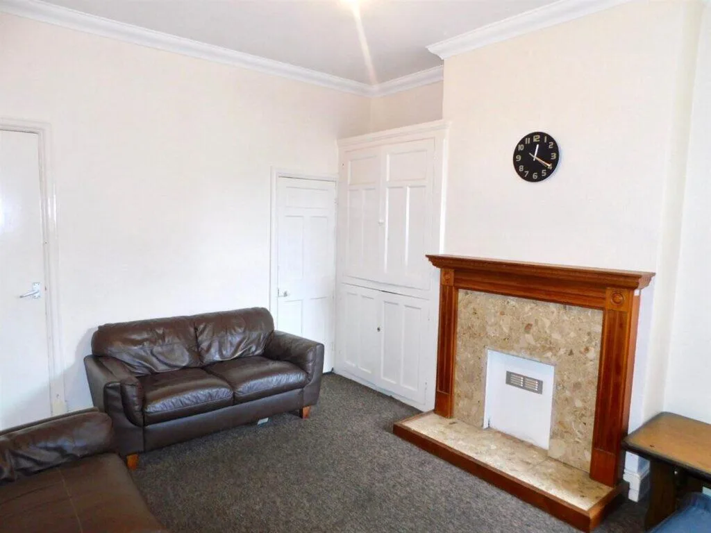 4 bedroom terraced house for rent