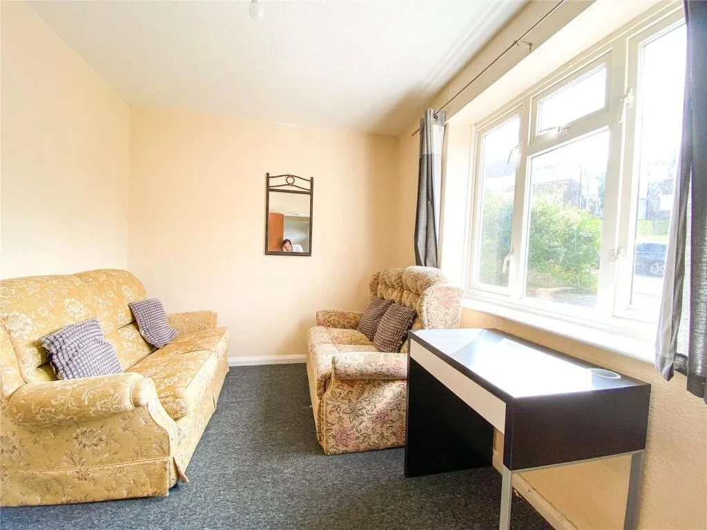 4 bedroom semi-detached house for rent