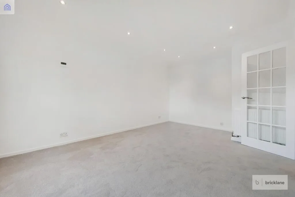 3 bedroom maisonette for rent
