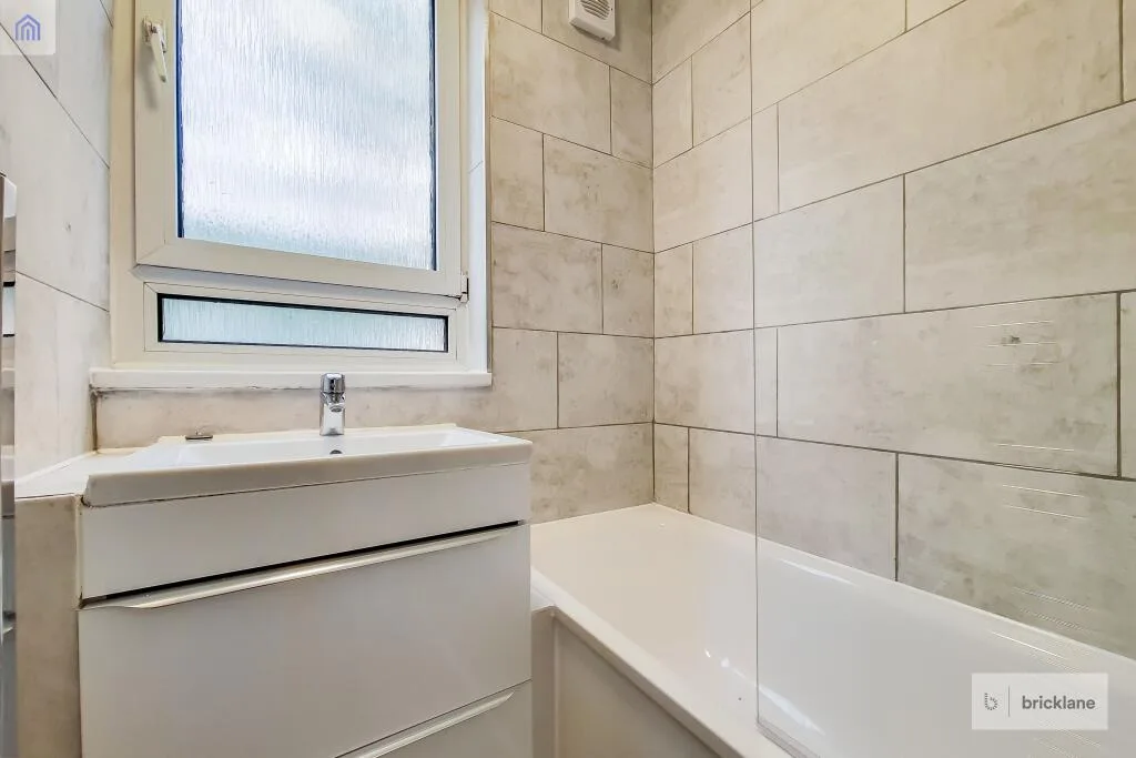 3 bedroom maisonette for rent