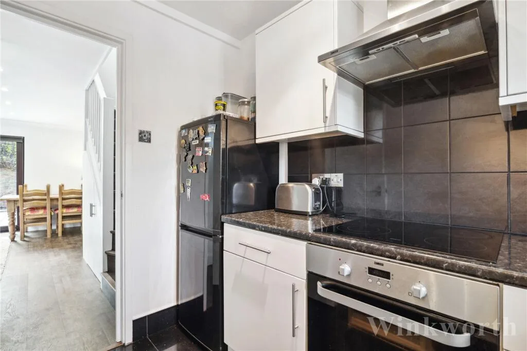 2 bedroom end of terrace house for rent