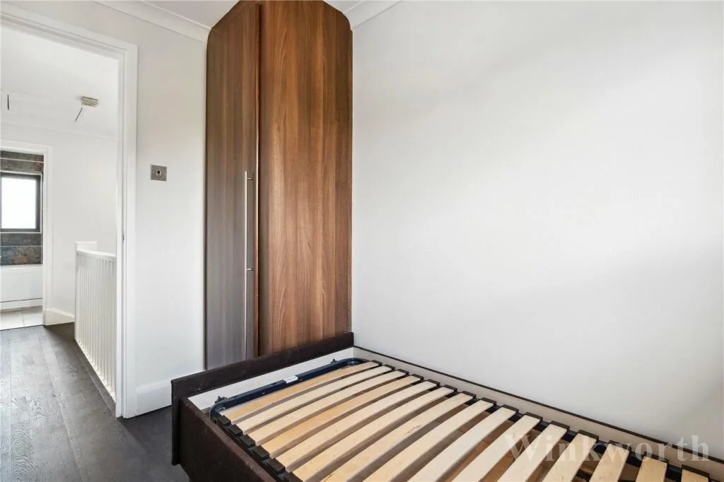 2 bedroom end of terrace house for rent