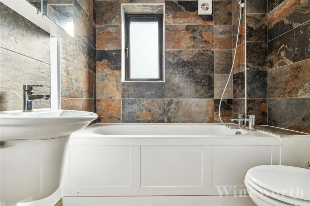 2 bedroom end of terrace house for rent