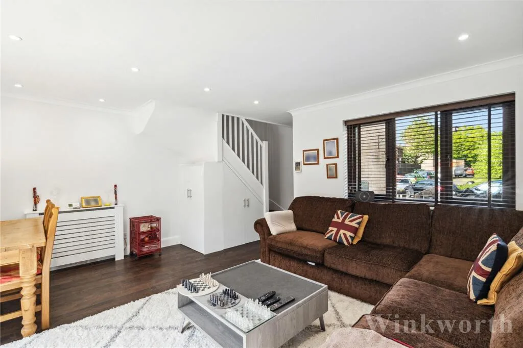 2 bedroom end of terrace house for rent