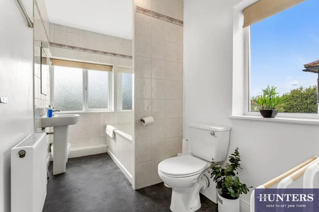2 bedroom maisonette for rent