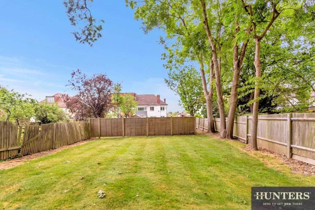 2 bedroom maisonette for rent