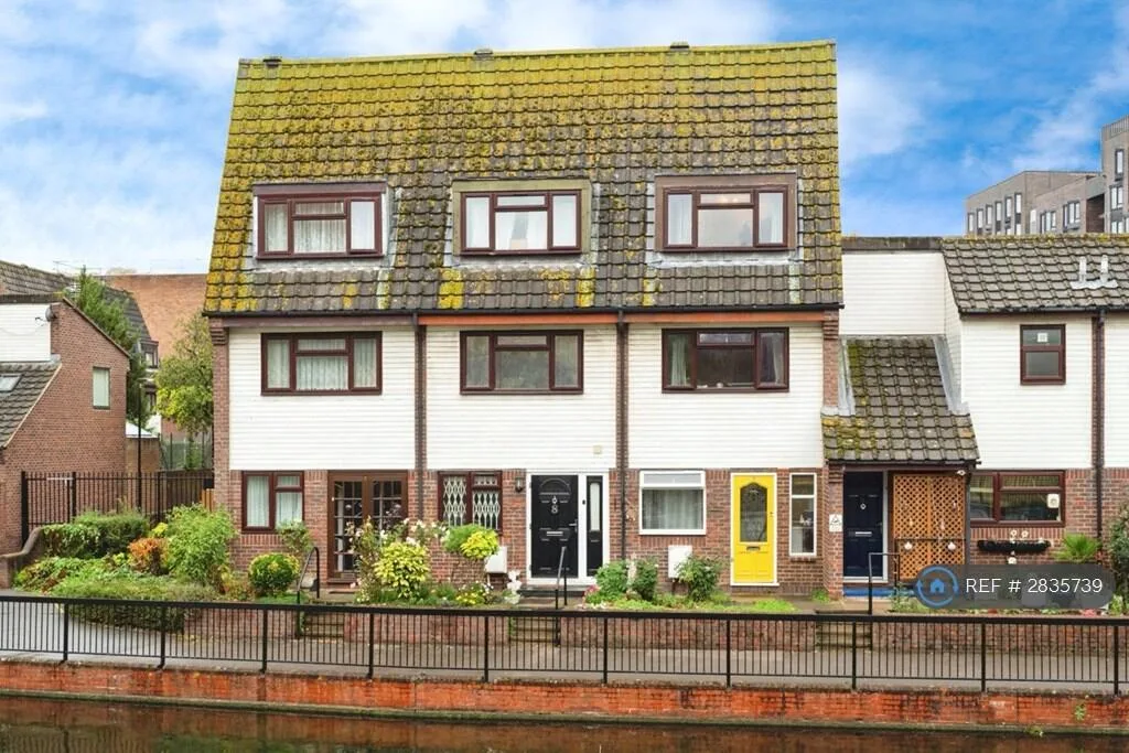 4 bedroom terraced house for rent