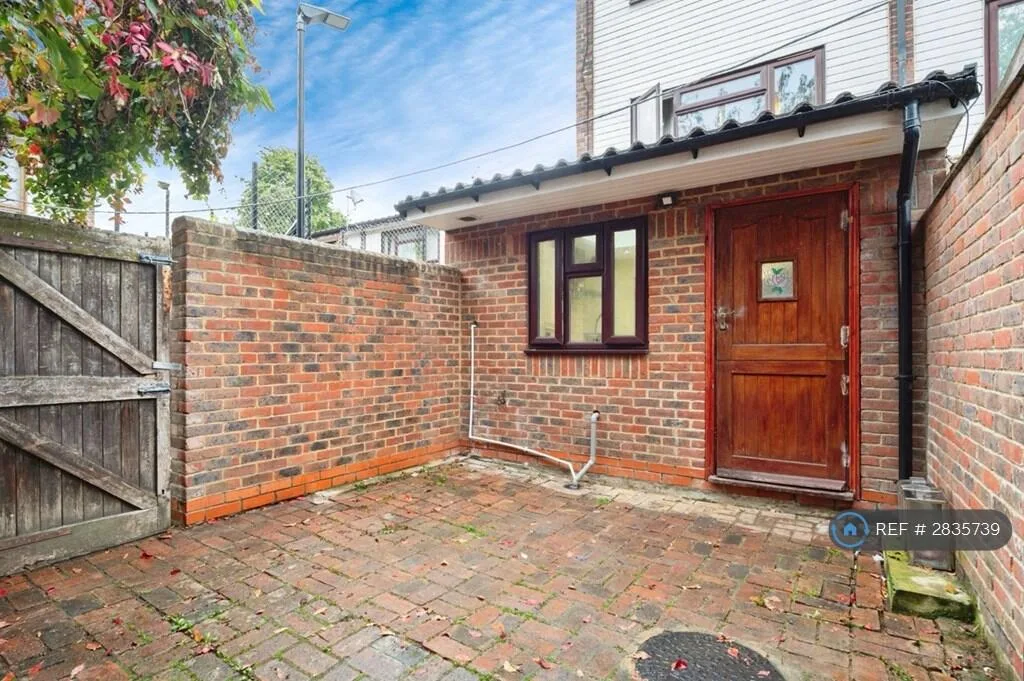 4 bedroom terraced house for rent