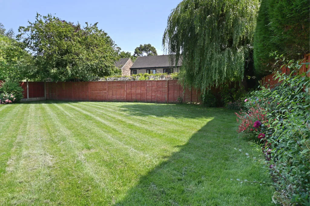 4 bedroom detached house for rent