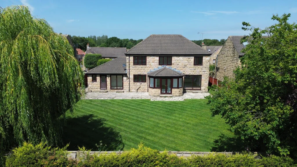4 bedroom detached house for rent