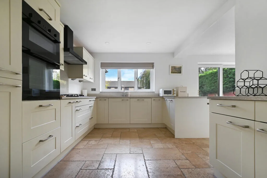 4 bedroom detached house for rent