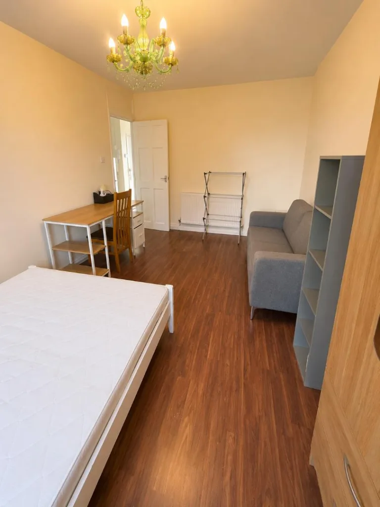 3 bedroom flat for rent