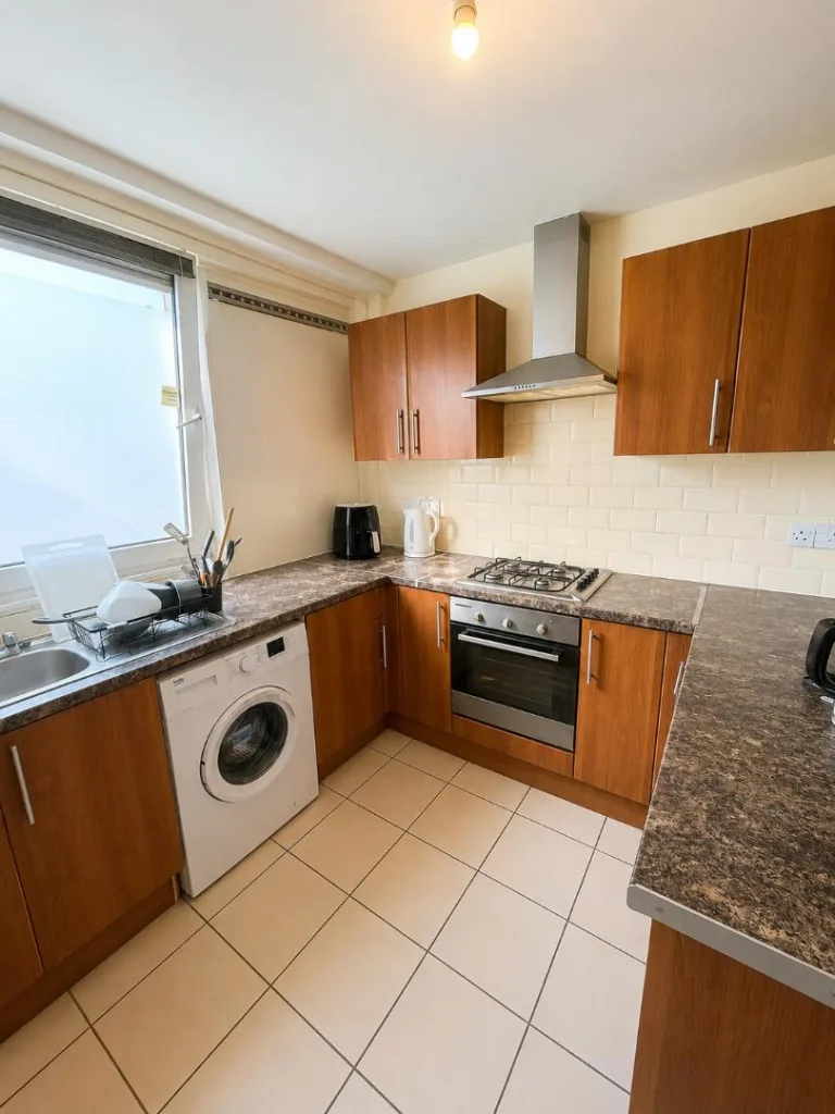 3 bedroom flat for rent