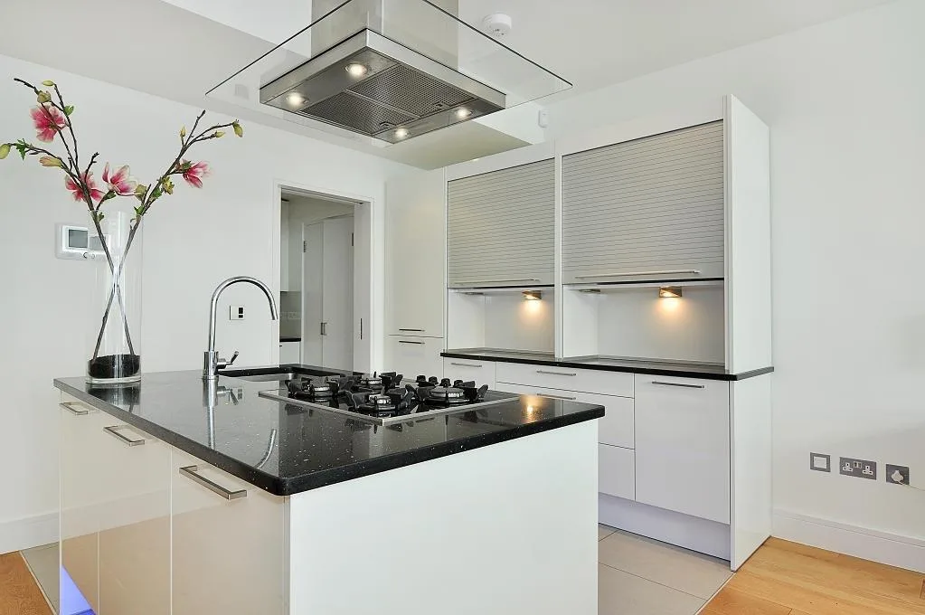 3 bedroom mews property for rent
