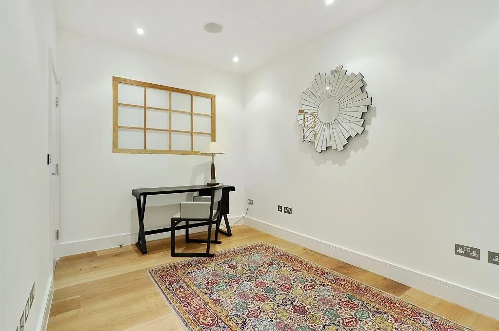 3 bedroom mews property for rent
