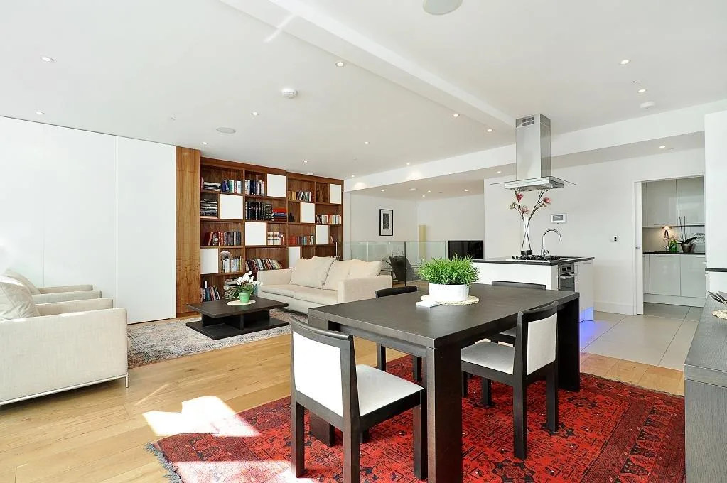 3 bedroom mews property for rent